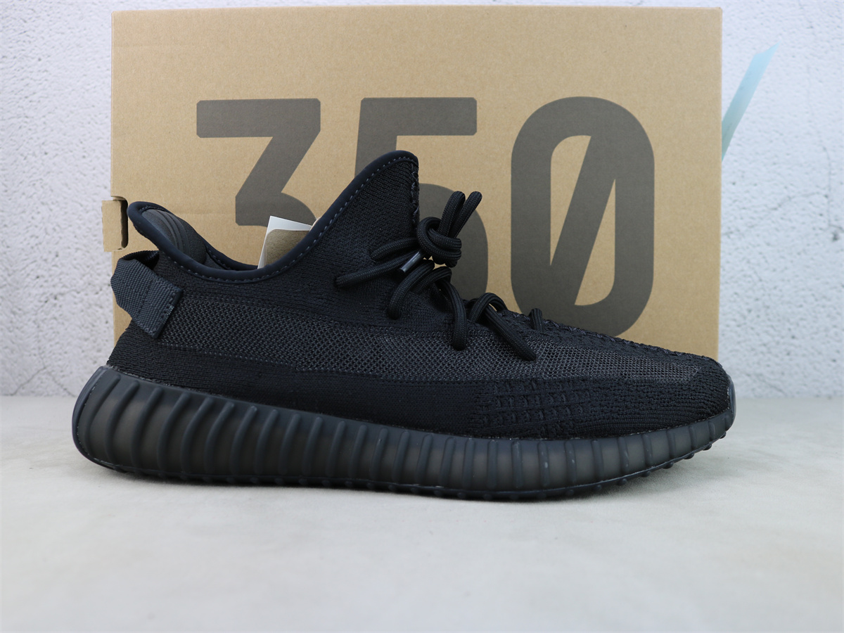 Yeezy Boost 350 V2 Onyx HQ4540